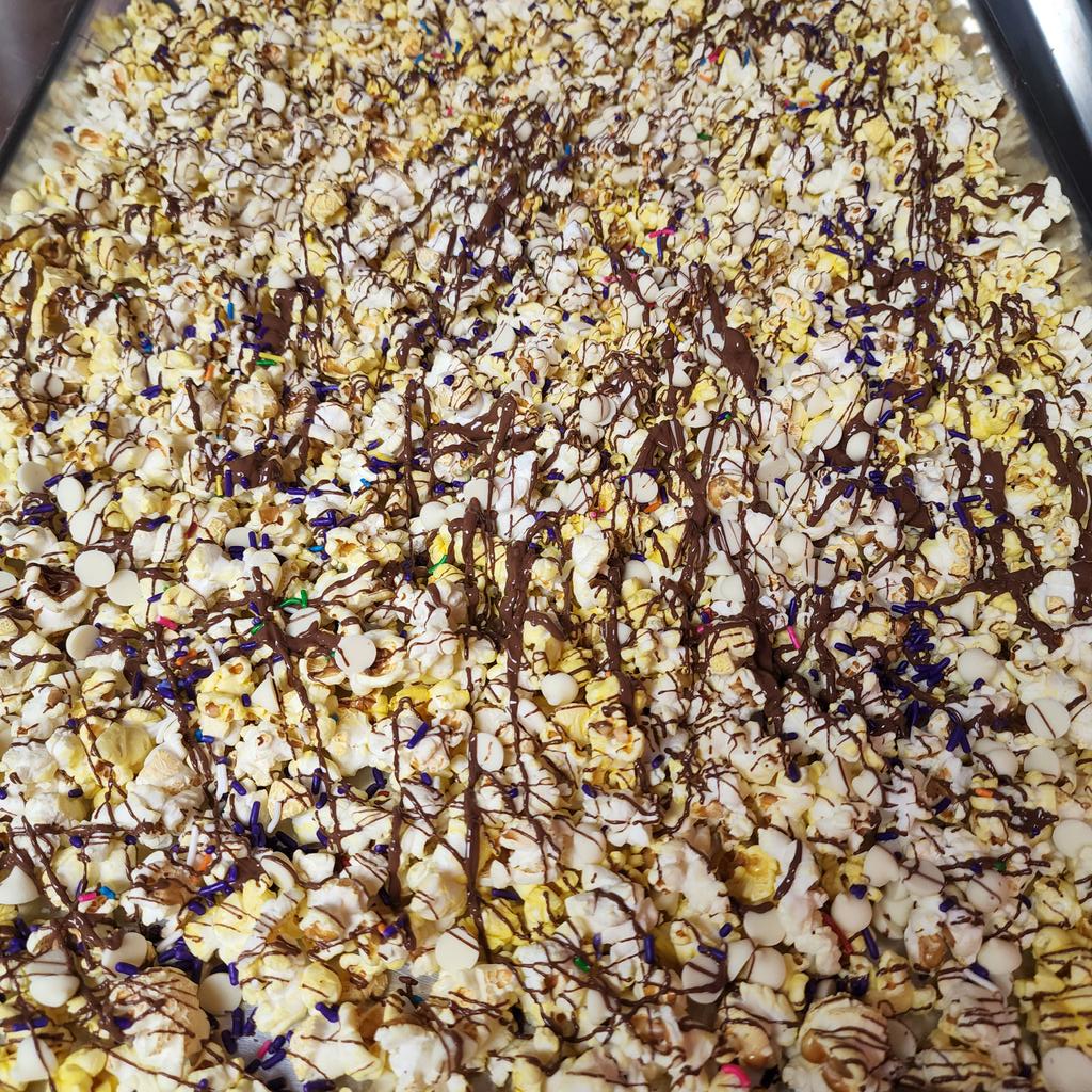 best_syrups's tweet photo. Sneak peak at our chocolate Pretty Party Popcorn for the Buchanan Farmers Market Saturday 😋 #TEAMYME #BestSyrup #FlavorFactory #Popcorn #PrettyPartyPop #PartyPopcorn #Fresh #support #ShopSmall #SupportSmall #Woman #Business #Sales #Marketing #OrderToday #farmersmarket #yum https://t.co/ElA62OYh64