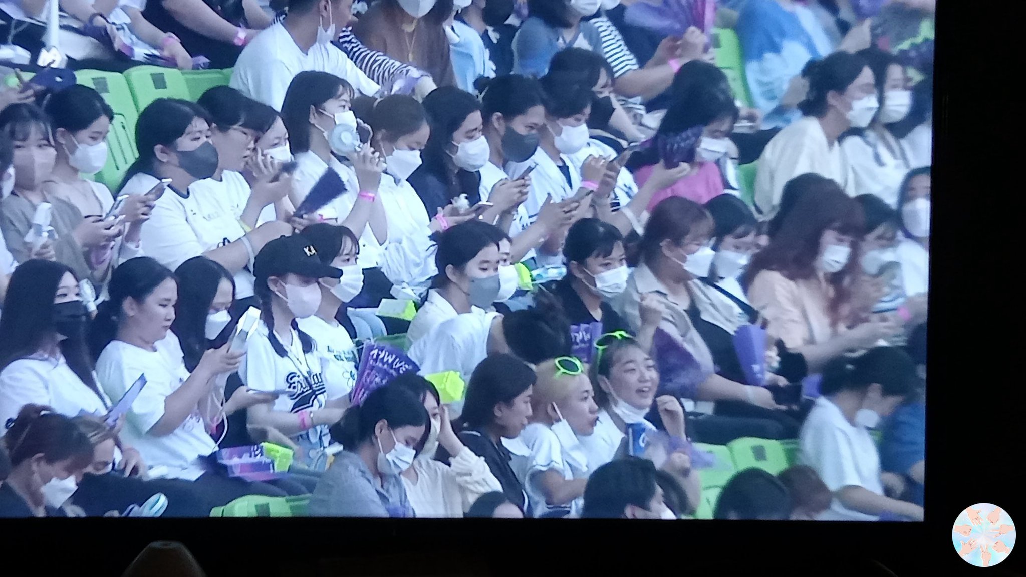 BASE DREAM on Twitter: /dreamies MBAK-MBAKNYA PAKE KACAMATA CAPUNG