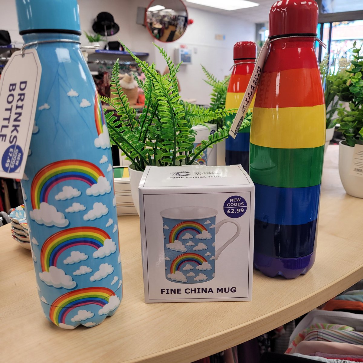 We're supporting King's Lynn Pride today! Pop in store to get your wristband or shop our pride range. We'll also be at The King's Lynn Pride event in The Walks from 12pm. Pop along and see us! #kingslynnpride #Pride2022 #crukshops
