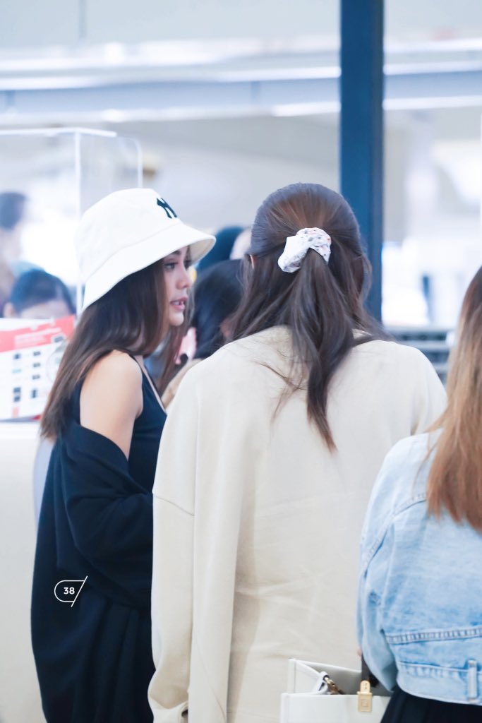 everythngwbcl_a's tweet photo. 🖤🤍 #อิงล็อต #ชาล็อตออสติน #CharlotteAustin #อิงฟ้ามหาชน @itscharlotty @EWaraha https://t.co/4Pf0vZcgkW