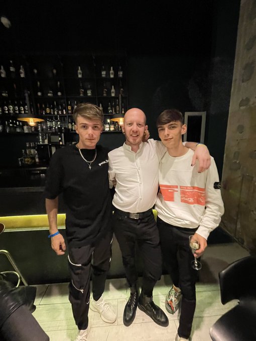 3 pic. Loving @XBIZ so far! #XBIXBerlin ?

These 3 are some of the best people you’ll ever meet! https://t