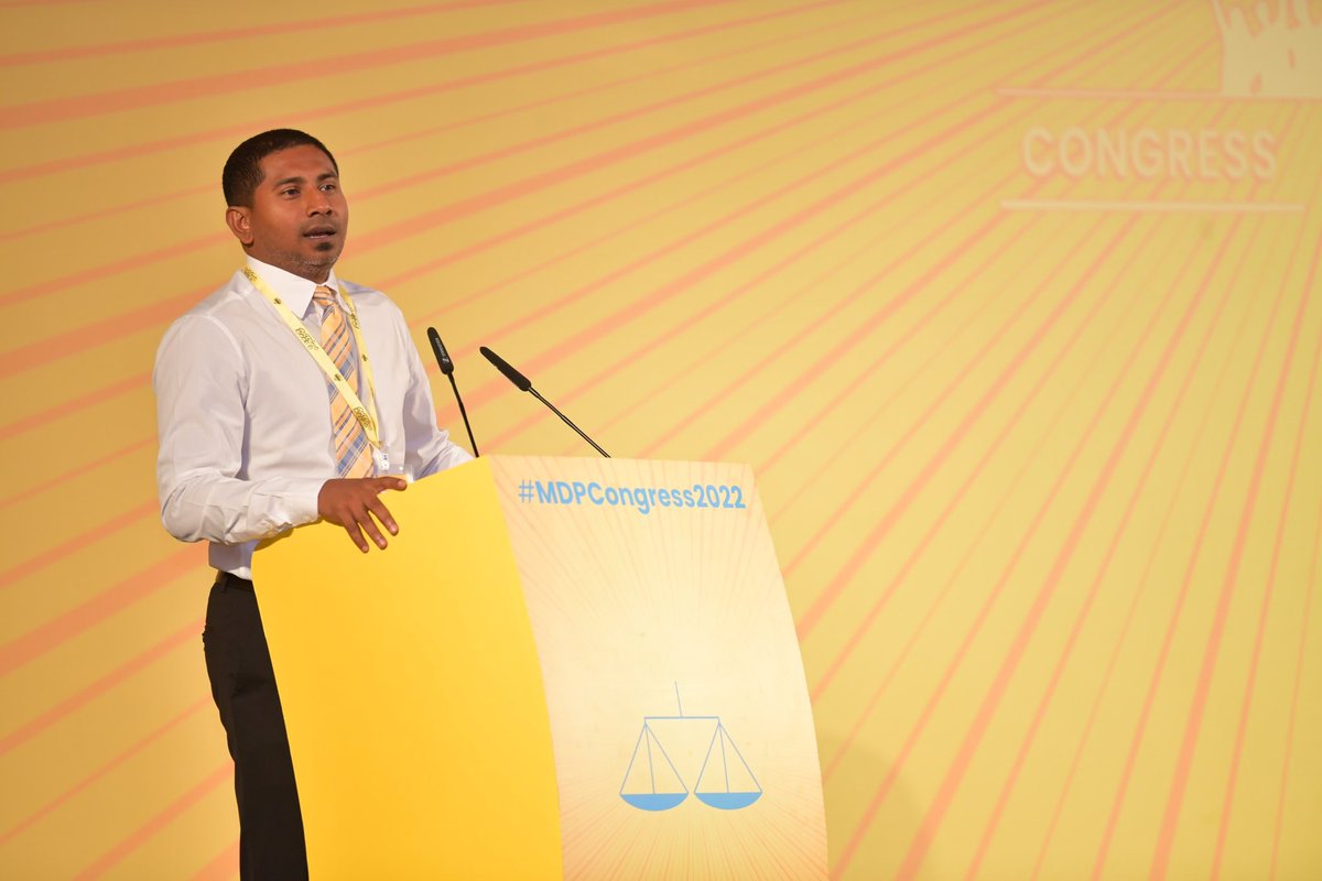 AhmedMahloof's tweet photo. ރައީސް ޔާމިންގެ ސަރުކާރުގައި އުފެއްދި ވަޒީފާގެ ޖުމްލައަކީ 17847 ވަޒީފާކަން ޕެންޝަން އޮފީހުގެ މައުލޫމާތުން ހާމަވާއިރު، ރައީސް @ibusolih ގެ ދައުރުގެ މިހާތަނަށް 18634 ވަޒީފާ އުފައްދައިފިކަން އެއޮތީސާފުކޮށް ފެންނަން.

#MDPCongress2022 https://t.co/SqUa0b9YYF