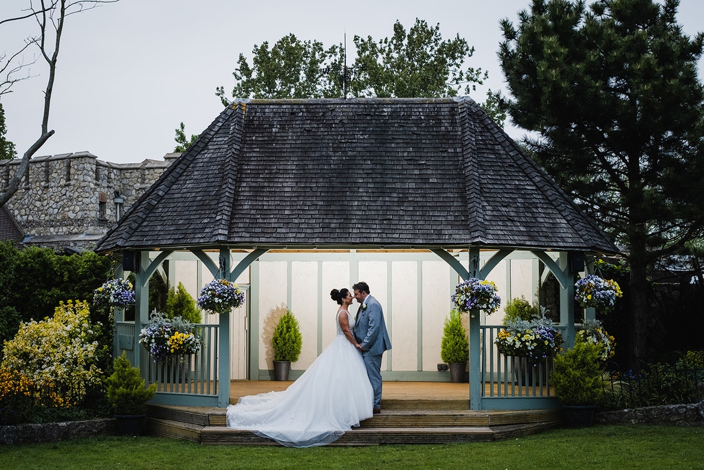 vebridal's tweet photo. ❤️ REAL BRIDE ❤️

We are completely captivated by our stunning #vebride, Natalie's wedding photos! We were sent the entire album of the wedding, and @danpotterphotos captured it brilliantly! Natalie chose our Dakota gown by @eddyk and looked stunning!

#realbride #realwedding https://t.co/3miMWC2PeJ