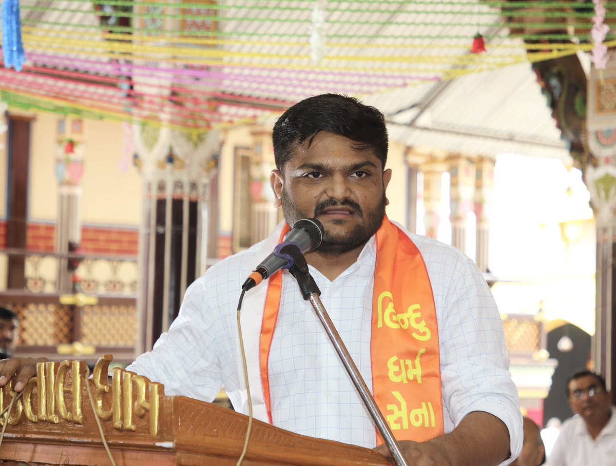 HardikPatel_'s tweet photo. आज भाजपा के प्रदेश अध्यक्ष श्री सीआर पाटील जी और वड़ताल धाम के आचार्य राकेश प्रसाद महाराज की उपस्थिति में अखिल भारतीय संत समिति द्वारा आयोजित समरस कांवड यात्रा का प्रस्थान हुआ। हरिद्वार से गंगा का जल गुजरात लाएँगे और उस जल से गुजरात के 202 पौराणिक शिवालयों में अभिषेक किया जाएगा। https://t.co/P303w7GOgd