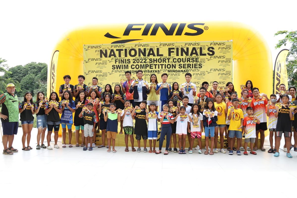 TheBCDAGroup's tweet photo. SPORTSMANSHIP REIGNS. #FINISPH capped off day one of FINIS Short Course National Finals at the Aquatics Center in New Clark City. 

Congratulations to the first set of winning swimmers who received awards during the end of the race! https://t.co/NNxPIh7lLI