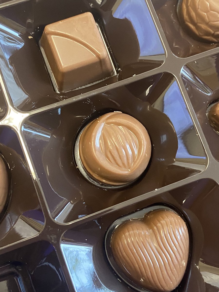 LaythT's tweet photo. Another reason I like working with midwivesโฆ. They call this chocolate โVertex visible!โ ๐ #ifykyk #midwives #obsanaesthesia #CornwallAnaesthesia https://t.co/9Wiq7tbaLo