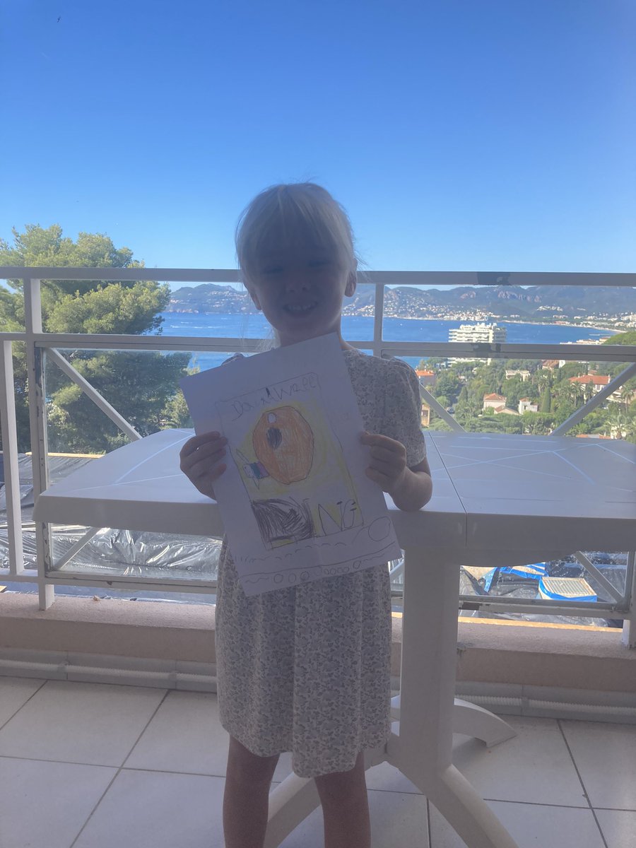 KateSherry6's tweet photo. @davidwalliams our Ivy is reading Fing on holidays and loving it - so much that she has made a picture of the cover 😁☀️ https://t.co/tRY4tpnhbf