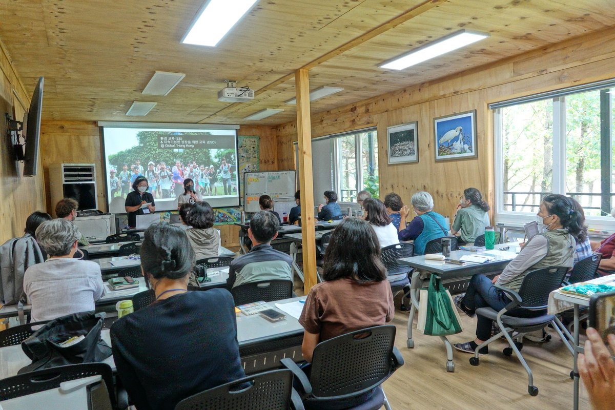 Under the Incheon-HK #SisterSite Partnership of #EAAFP #FlywaySiteNetwork, an Environmental Education Workshop was held in Incheon, #Ro Korea today, with invited trainers,  from @wwfhk , leading the interactive workshop. 
#BlackFacedSpoonbill #EnvironmentalEducation #CEPA