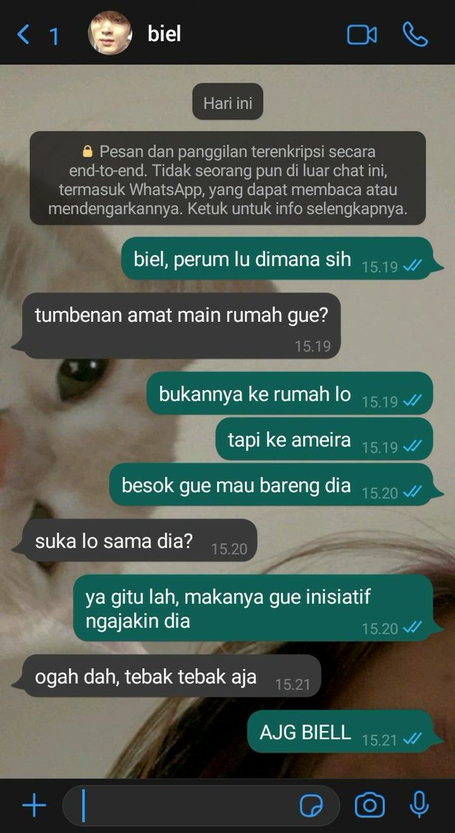 ! choose who?
ㅡ 00L two tweets au

"kita suka satu cewe yang sama?"