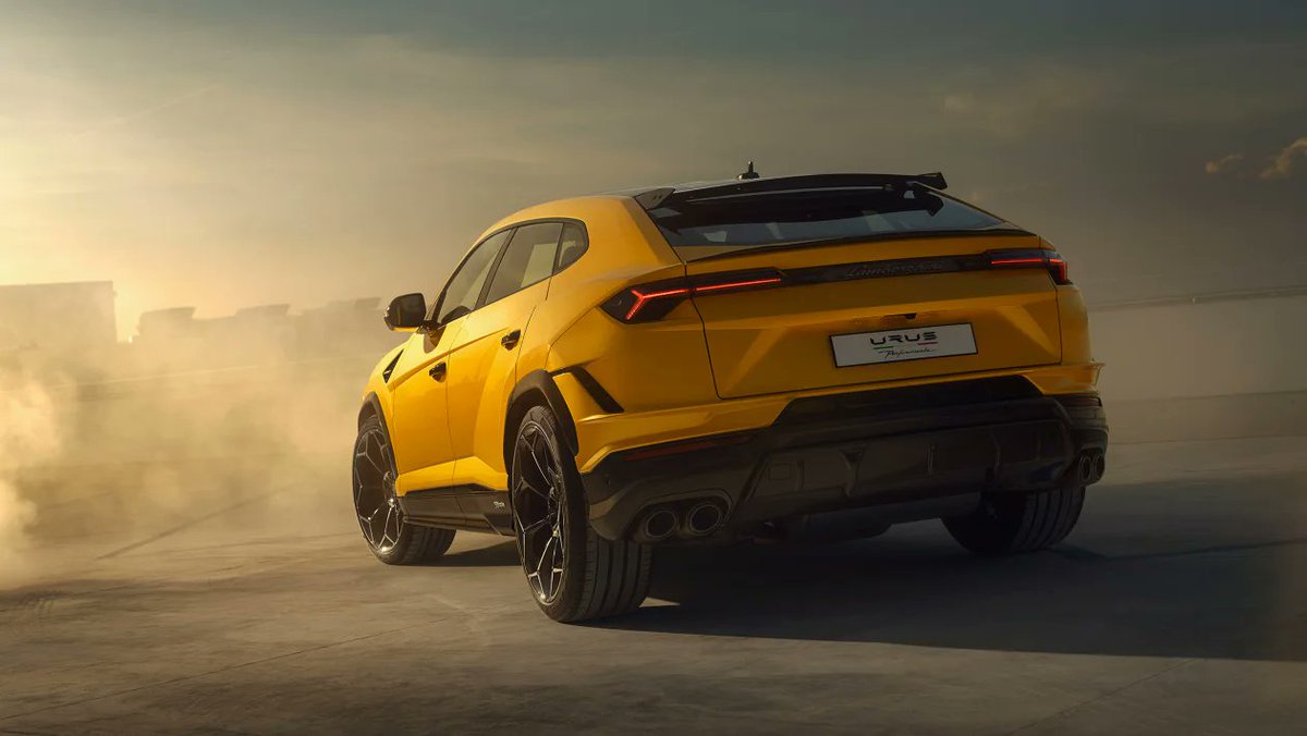 crankandpiston's tweet photo. #Lamborghini #UrusPerformante revealed – features more power and less weight
https://t.co/sBAywmrIZH https://t.co/FLnADlLdcH