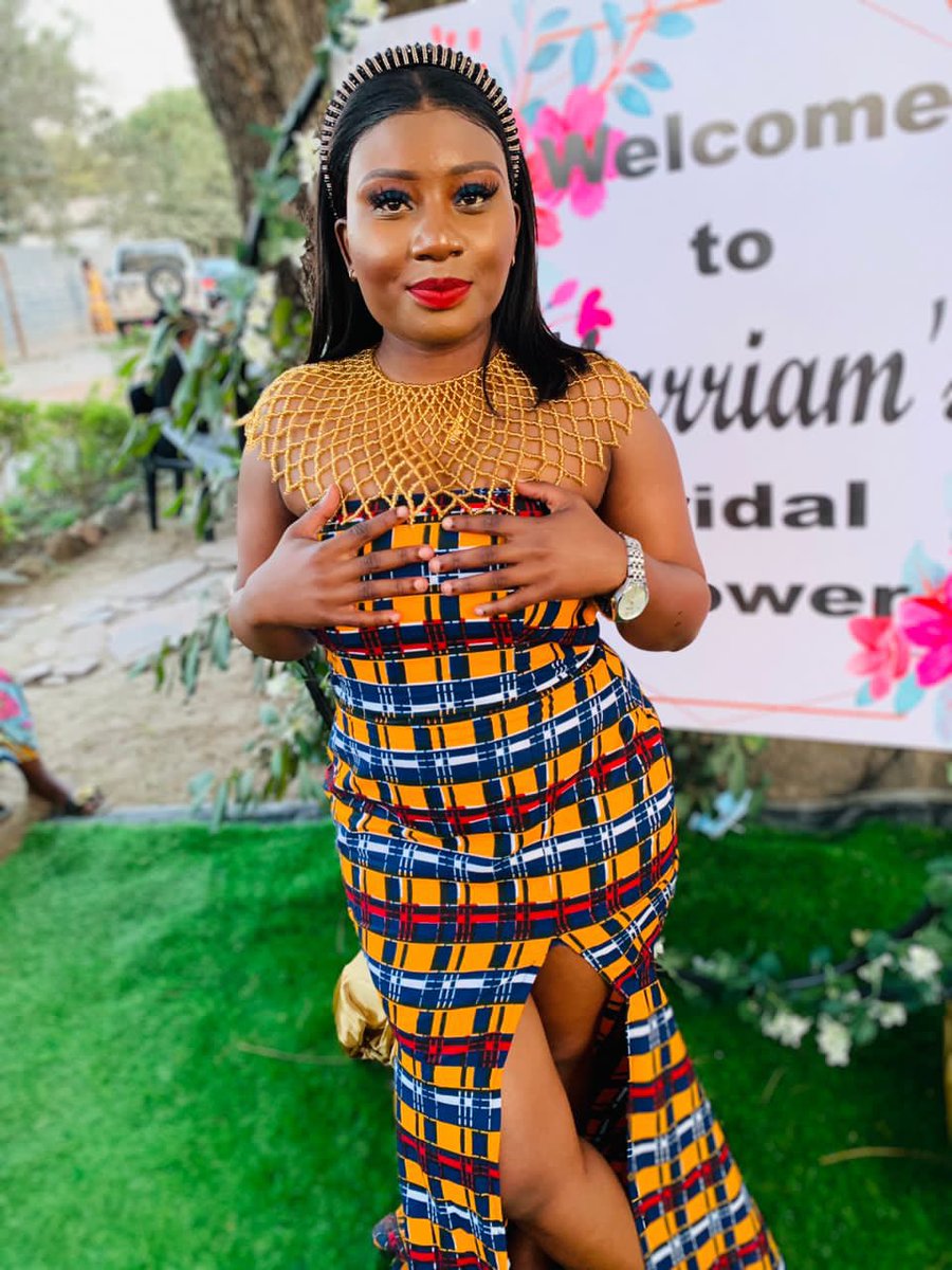 TheeCraftySoul's tweet photo. A beautiful Client Deserves a beautiful Dress and some beautiful Beads 😍😍😍

Beaded Jewelery by yours truly @TheeCraftySoul 
Dress handmade by @ First Generation clothing (check their IG). 

Both Located at Room 10 chemopharm building (upstairs), Ndola

#ZedTwitter #rt https://t.co/iyiHGl70Pa