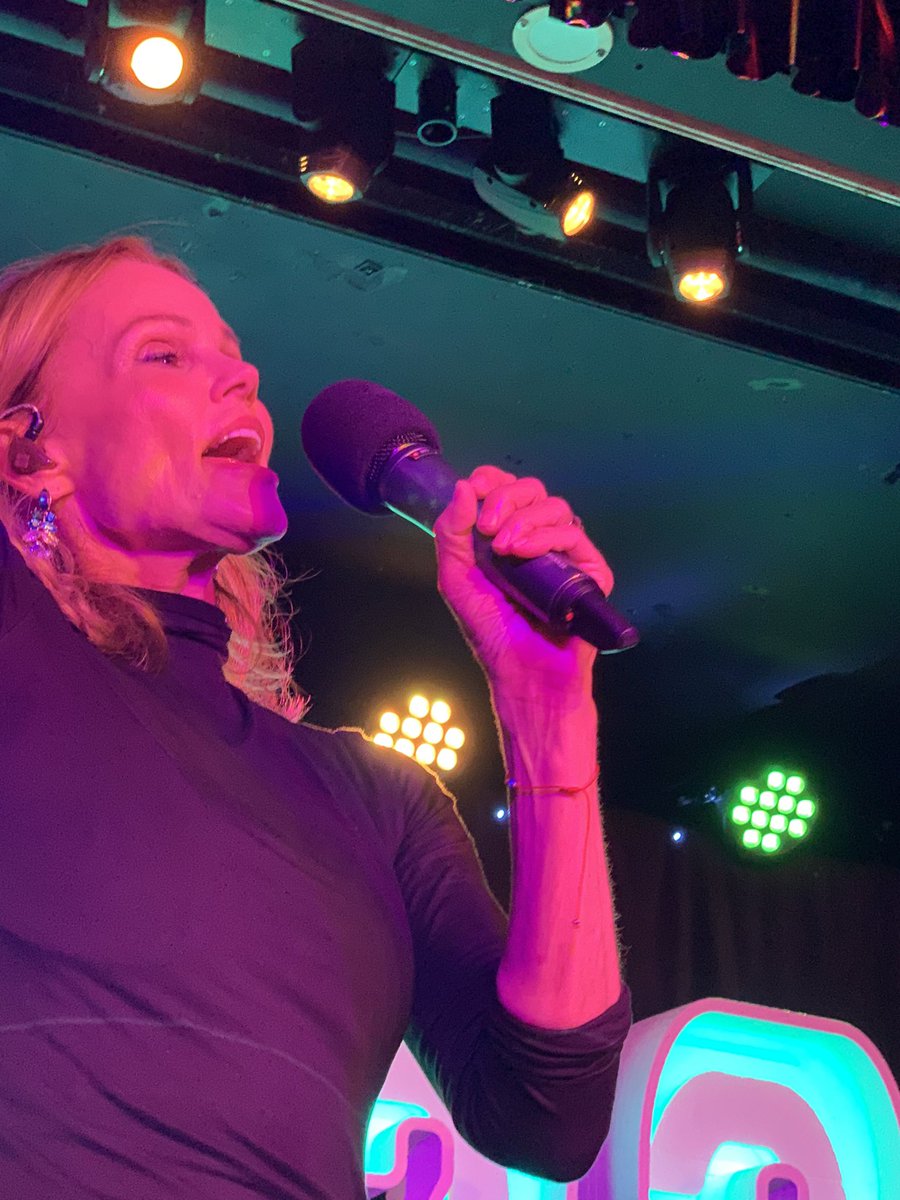 A beautiful charity performance <a href="/belindacarlisle/">Belinda Carlisle 💙</a>. Great concert by a beautiful lady.