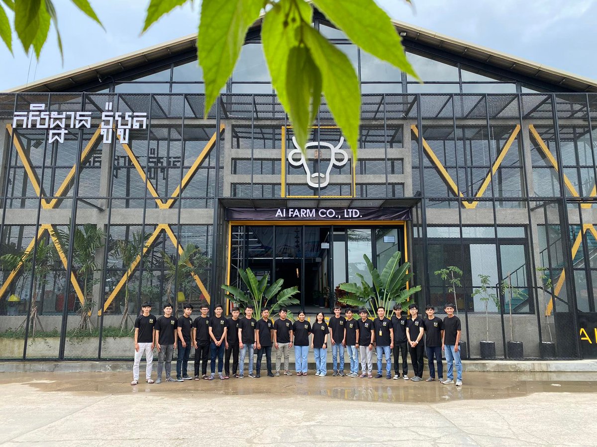 longkimkhorn1's tweet image. First robotics factory FARM in Cambodia
We make robots and PCB board chip. 
#aifarm #roboticsfactory #alivingcode