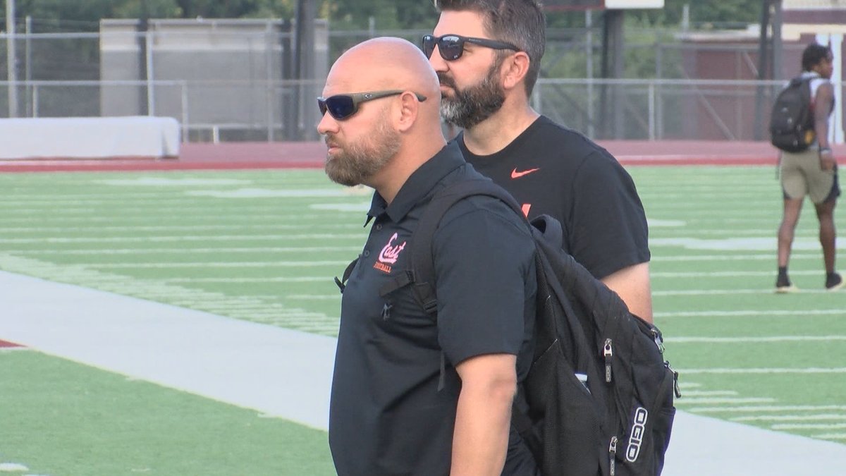 SportsZoneKCAU9's tweet photo. TWO-A-DAYS: SIOUX CITY EAST!

The @sceastfootball team finished a little short of their marks last season, but adding a new head coach and sprinkling in some veteran playmakers may be the Black Raiders' recipe for success!

WATCH HERE 🏈⬇️
https://t.co/E7352x7bgH https://t.co/WIQdtc7EVW