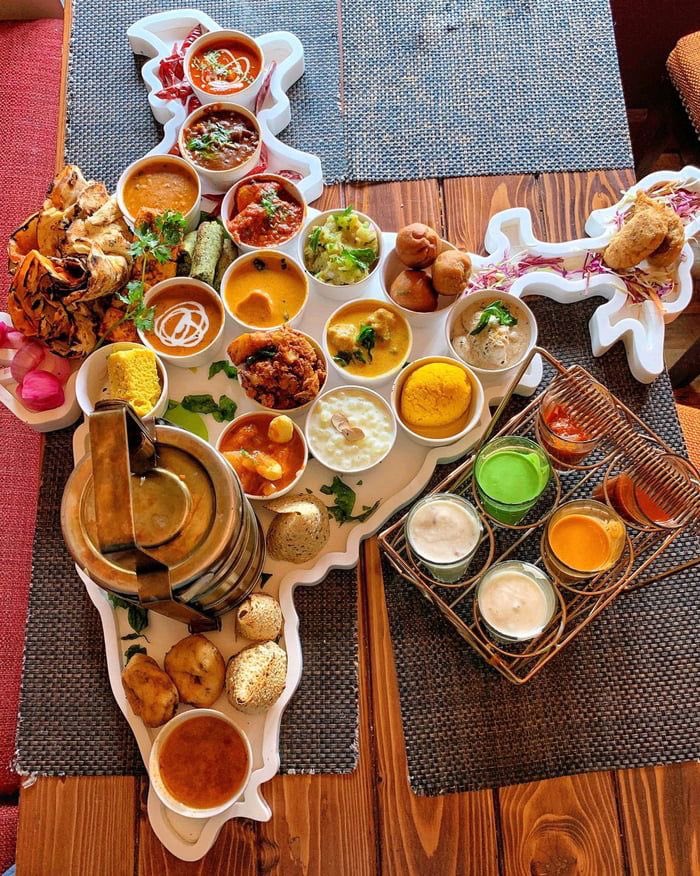 himachal_queen's tweet photo. What a thali!!!! https://t.co/medSsH2cYB