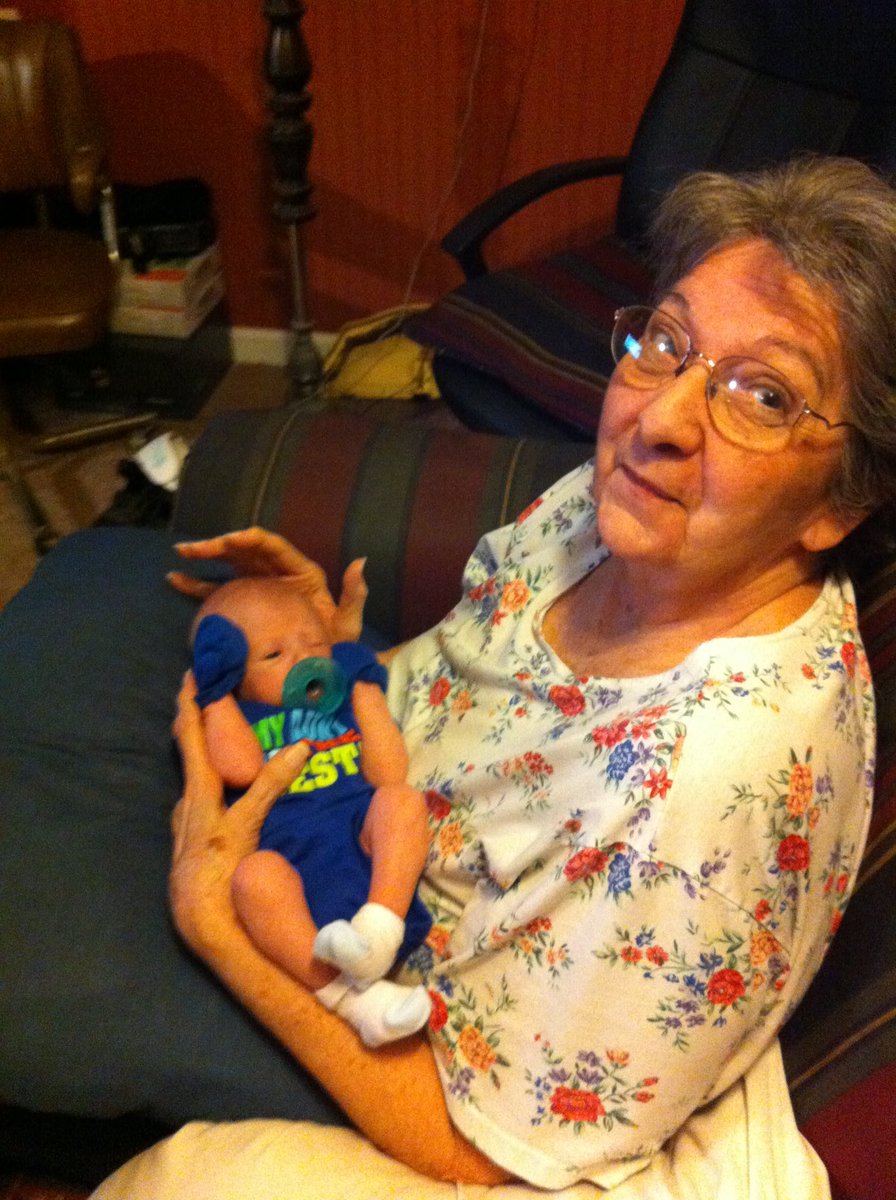 scotthollenhead's tweet photo. Tonight I lost the woman that gave me life. She is finally with my dad and I can’t imagine how happy she is. I love you momma. Please watch over all of us. https://t.co/qyG8Q977dh