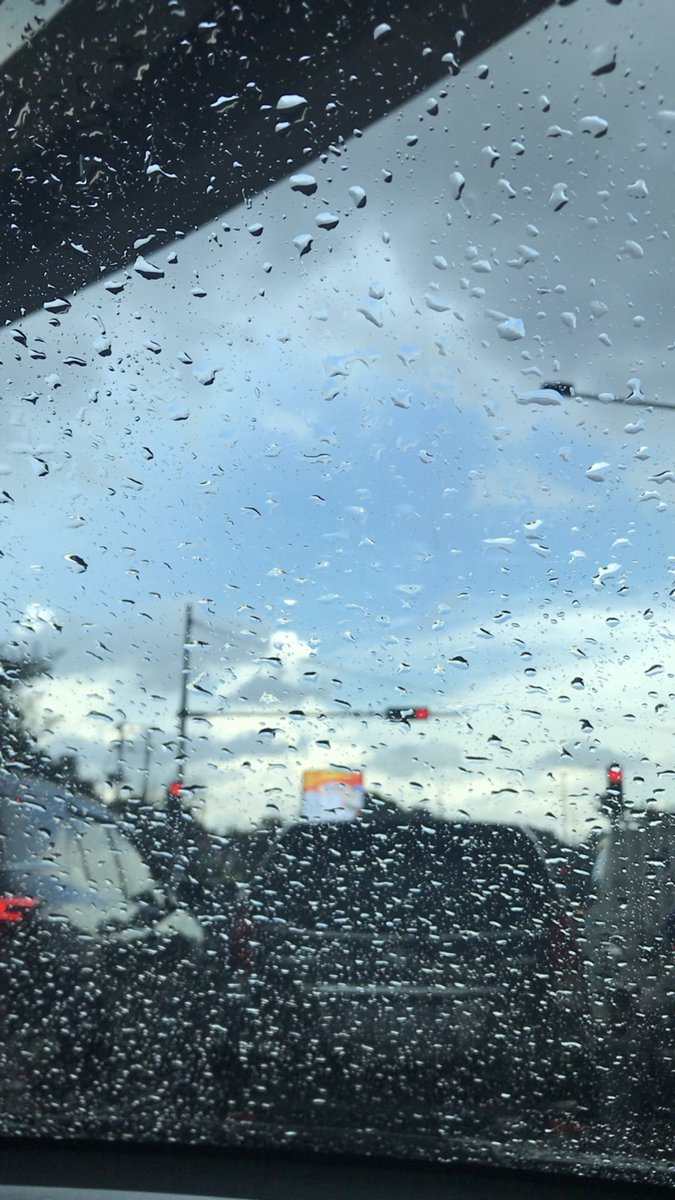 riscahyas's tweet photo. Mengsedih 🥺 baru jg dicuci dah hujan lg 😞 https://t.co/zPHXaoFbLK