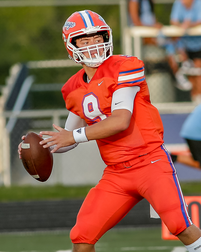 In a thriller, <a href="/OOHS_Football/">Orange Football</a> uses <a href="/jakivion1/">Jakivion Calip</a>
late TD/2pt PAT to edge <a href="/hdarbyfootball/">Hilliard Darby FB</a> despite 3 TDs from <a href="/JaviQuimba/">Javi Quimba</a>. Orange QB <a href="/MClouse_12/">Michael W Clouse</a> throws for 242 yards, two TDs in first career start. @bobby_ogles @kobe_sharpe have big nights. bit.ly/3dI2dQa