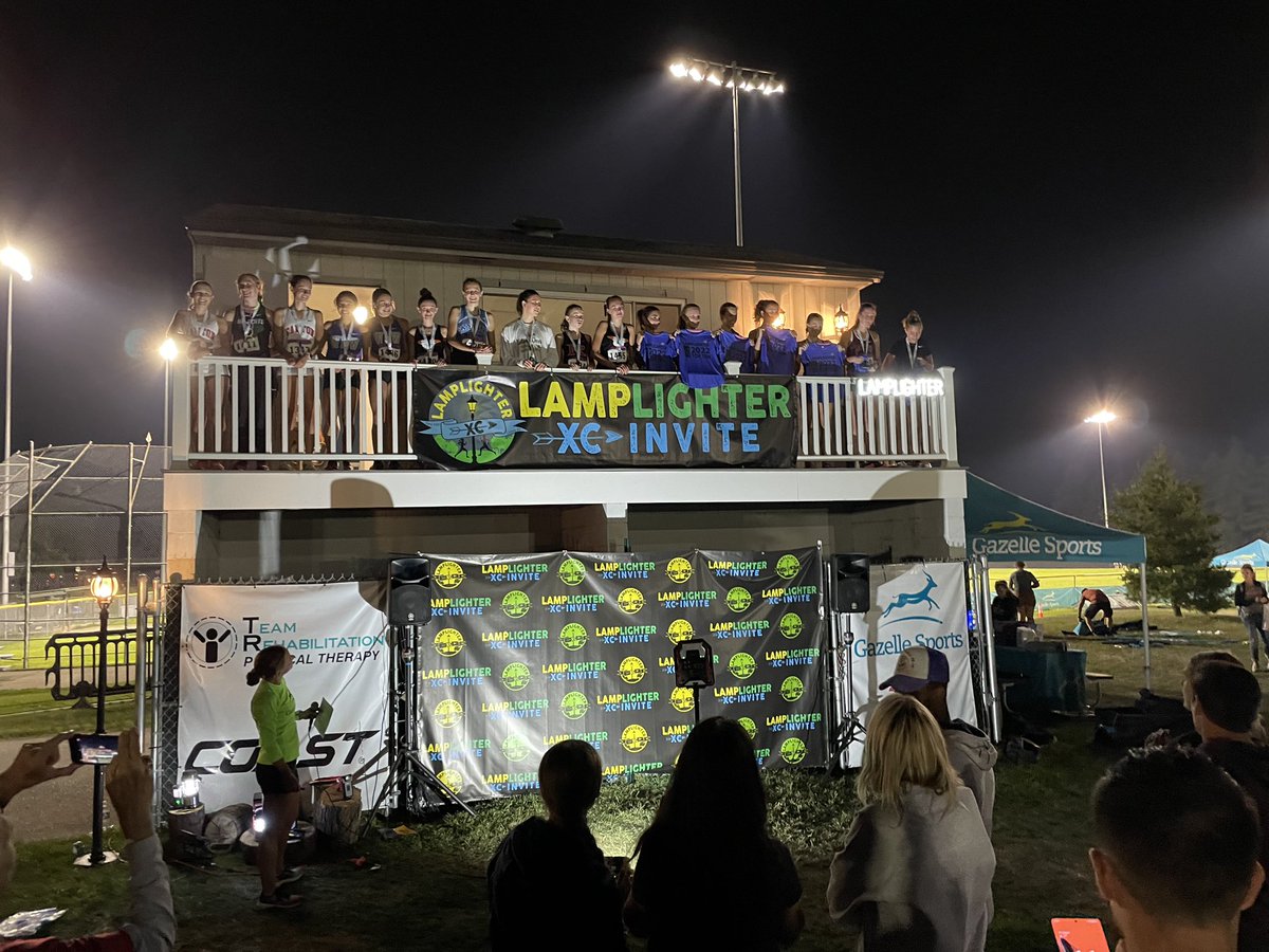 novidistance's tweet photo. Great first meet today at Lamplighter!! Our Varsity girls finished 12th in their flight while JV finished 10th in their flight. Also, big shoutout and happy birthday to Abby German, finishing 19th overall!! 👏💚🤍🥳
#lotsoffreestuff
#midnightrun https://t.co/UStxsVHJFA