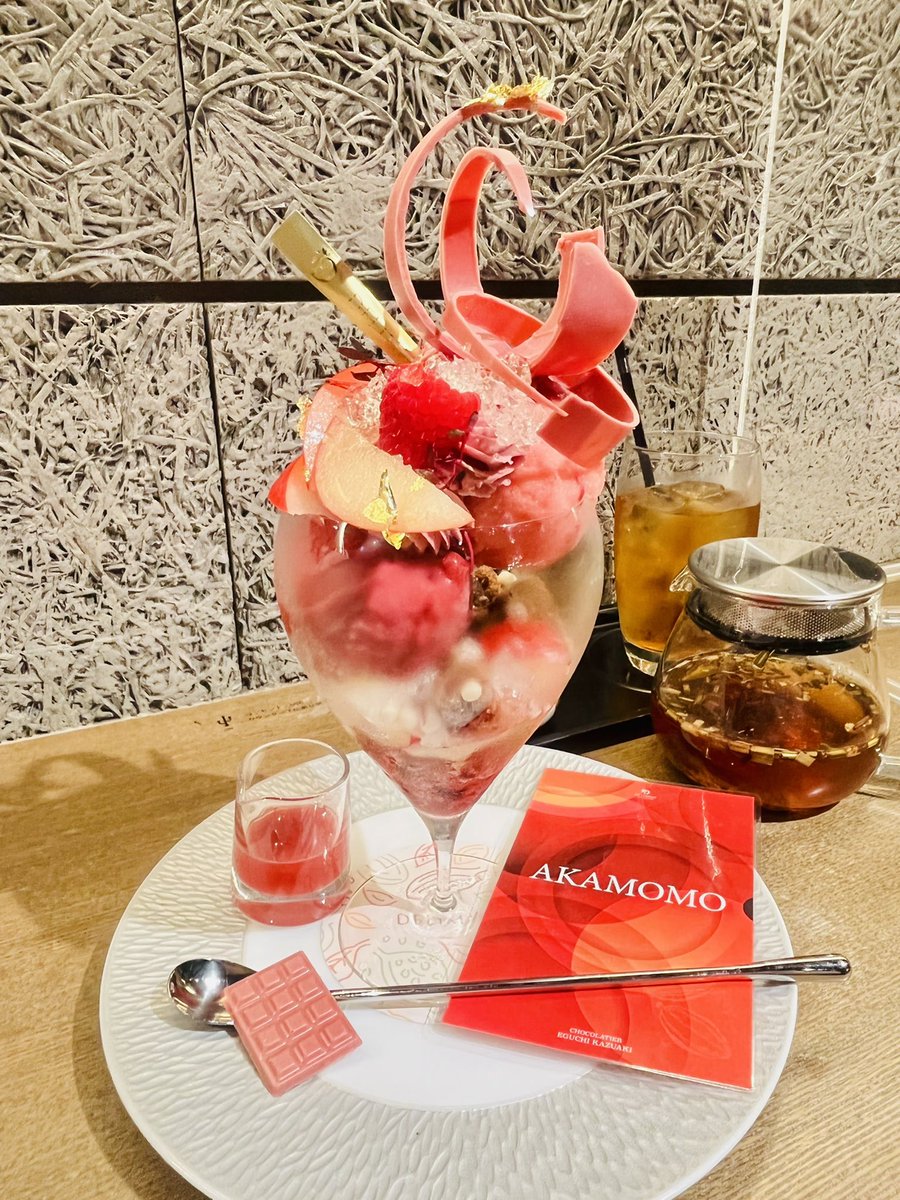 mgmooooo's tweet photo. DEL’IMMOの赤桃パフェ食べて憂さ晴らし！
当日の中止はダメージでかい… https://t.co/ZoACGQfDYy