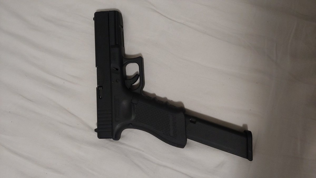 CDTS223's tweet photo. #airsoft #Glock https://t.co/R49Z6ScNC9