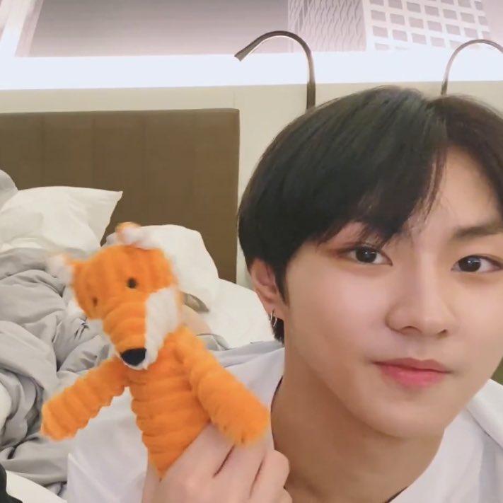 psnhoonie's tweet photo. He’s so precious 😭😭 https://t.co/B8GFSPY3A9
