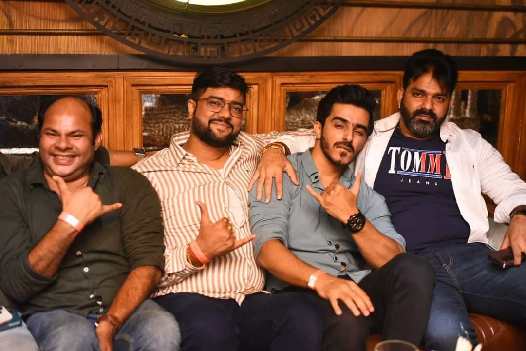 VinitSingh909's tweet photo. King Bhaiya Ji @PawanSingh909 https://t.co/oRXFDshmNi