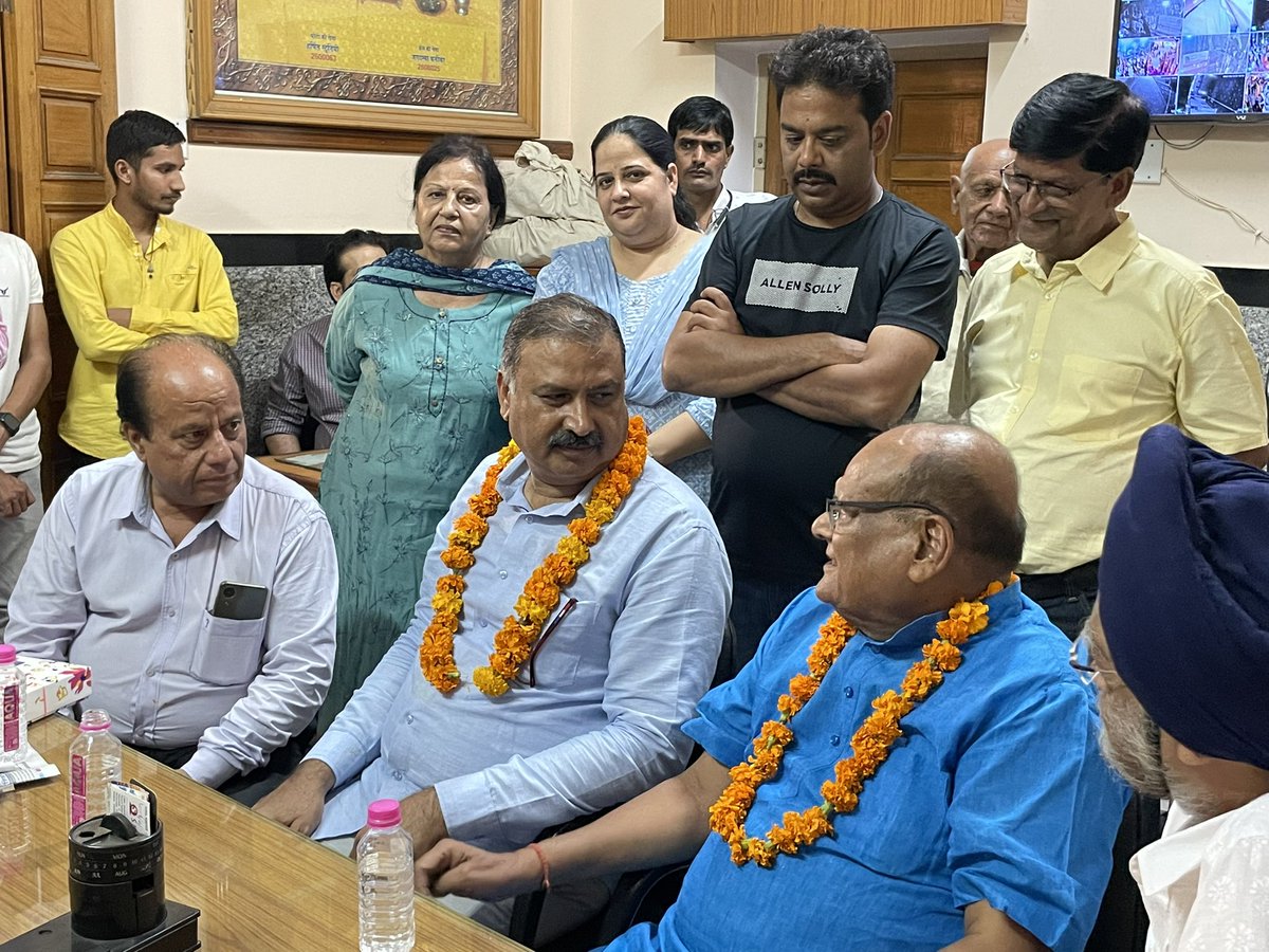 KhandujaMudit's tweet photo. #जन्माष्टमी के अवसर श्रीराम मंदिर में आयोजित श्रीकृष्ण जन्मोत्सव के कार्यक्रम में शिरकत की।इस अवसर पर विधायक@RafeekKhanInc @KalicharanSaraf जी अनेक गणमान्य लोग मौजूद रहे। 
.
.
#MLARafeekKhan #RajasthanStateCommissionForMinorities #Rajasthan #Happyjanmashtami2022 https://t.co/m8ZAXj9mtG