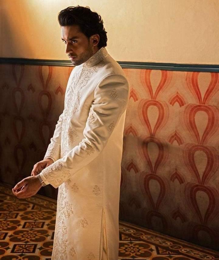 interestingnaww's tweet photo. Breath-Taking Photos Of Bilal Abbas Khan>>>>
Him In White Hits Different!!! 
#BilalAbbasKhan #RepublicxBilalAbbas https://t.co/A9PFVrf07h