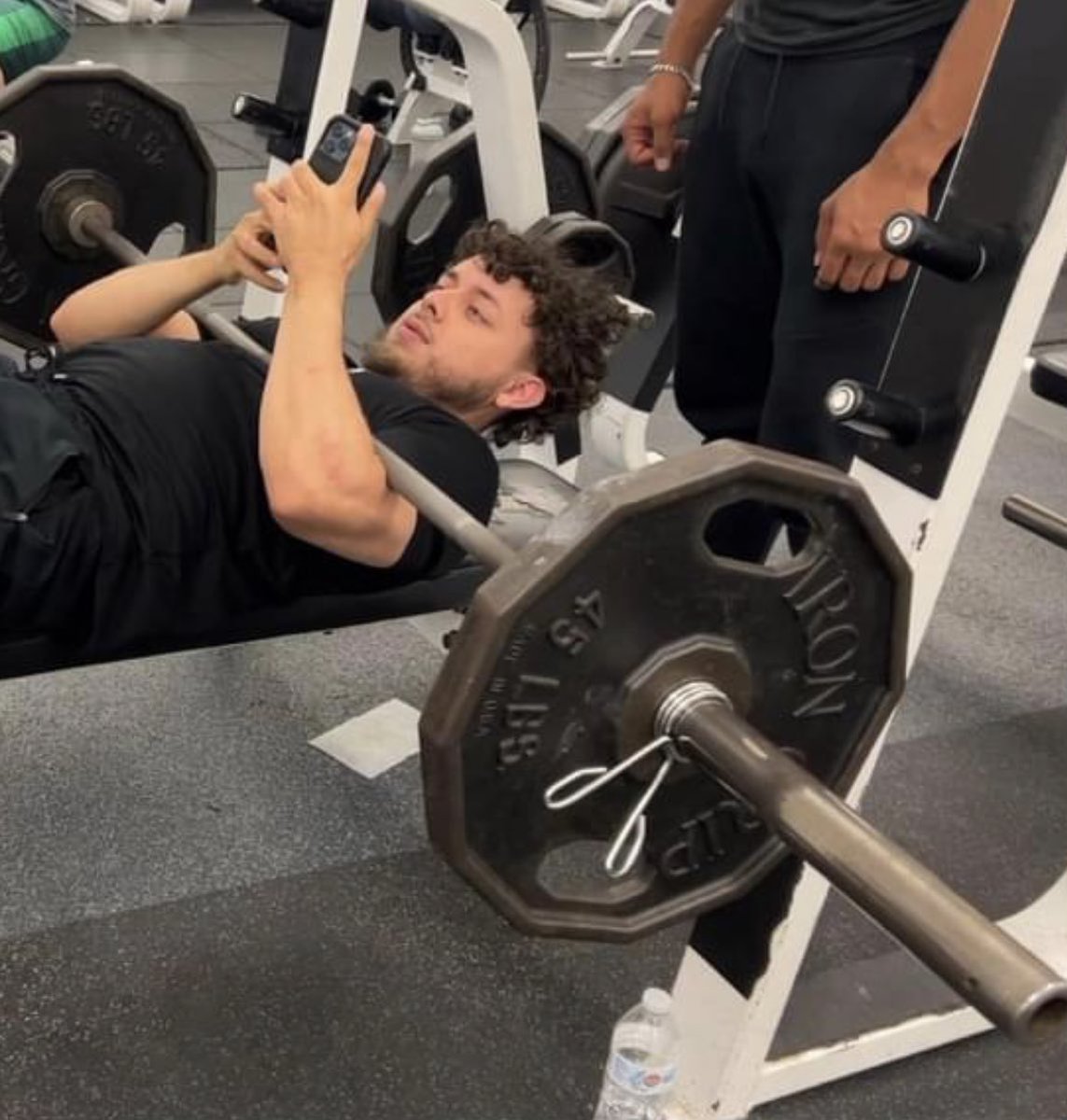 her: babe my nail broke

me: I already booked u an appointment