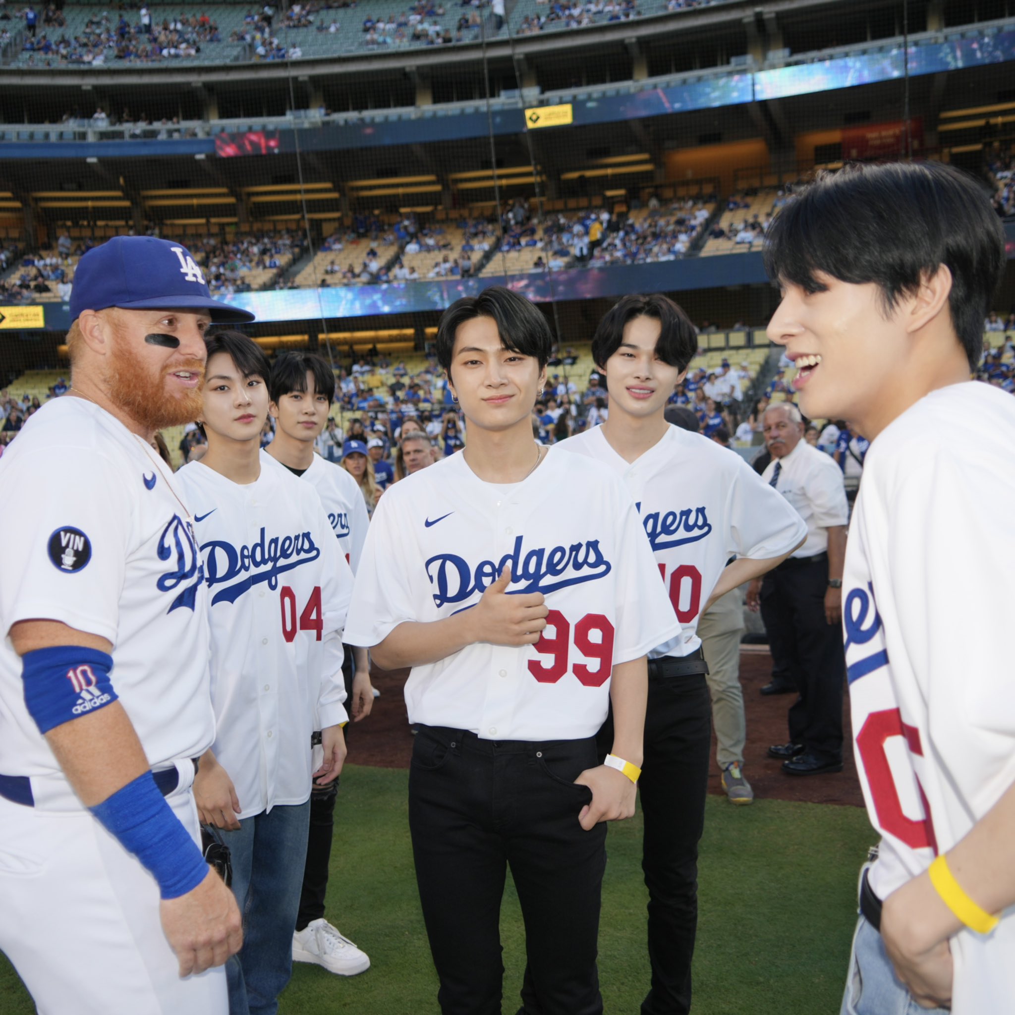 Justin Turner on X: Great times hosting @ENHYPEN at @Dodgers stadium!   / X