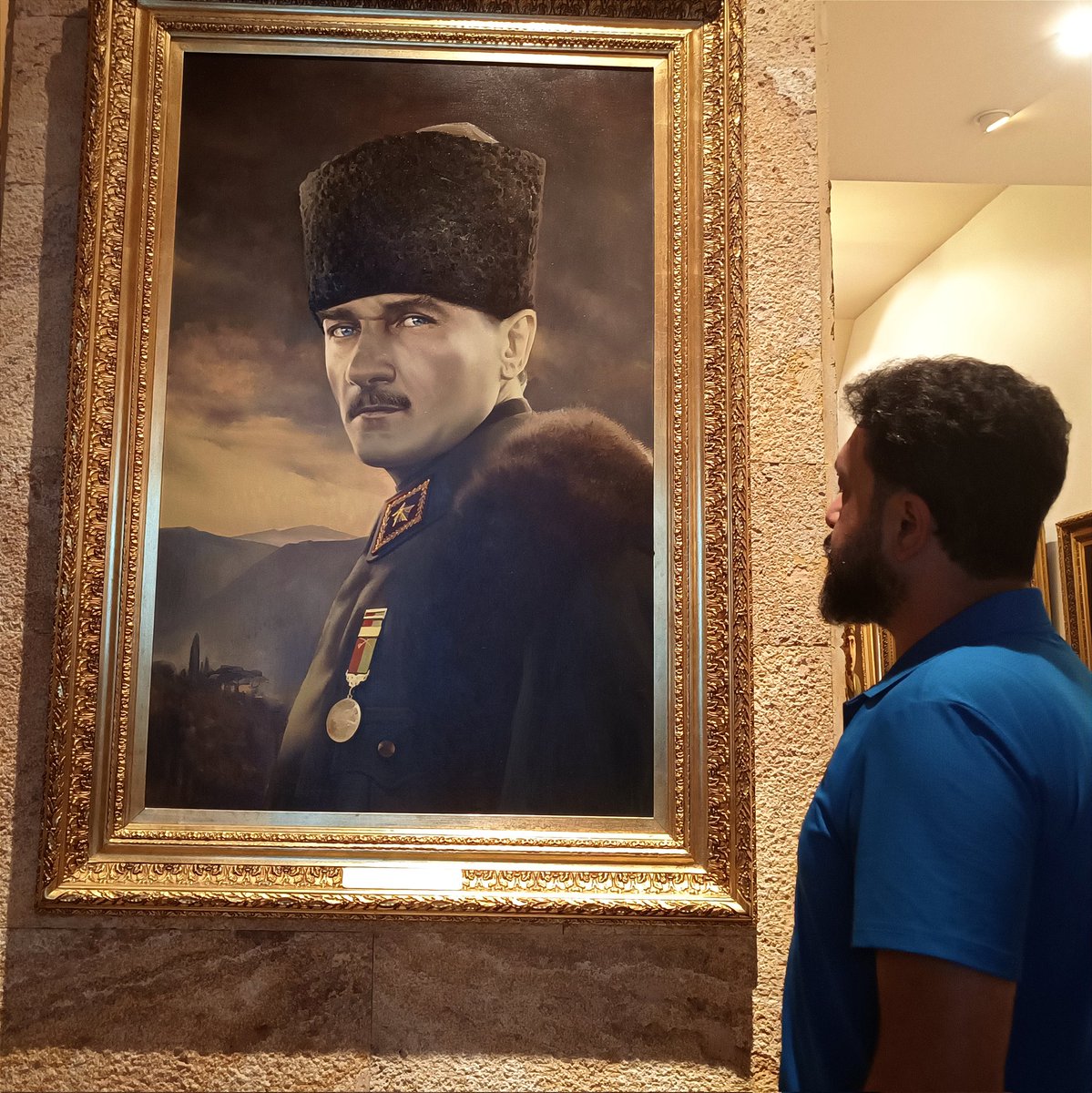 ozgurcinar44's tweet photo. İlk defa camiamıza karşı güçlü bir güven hissi oluşmadı mi ? Yanlış mi dusunuyorum?  Düne kadar öğretmenler hiç birbiriniN arkasında durmaz derdim. Bu yanılgıya düşmekten keyif alıyorum suan. #ogretmenlersoruyor https://t.co/xlSsaoHH4e