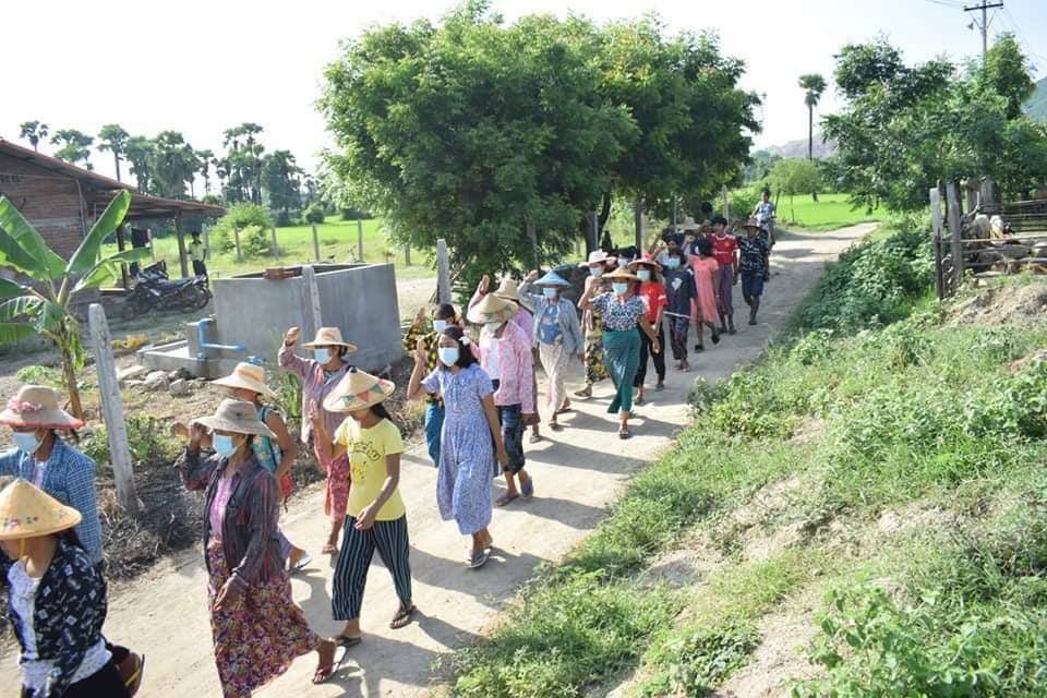 TTFR__Myanmar's tweet photo. Joint forces of pro-democracy villagers of several villages from northern Salingyi township and eastern Yinmarbin township staged a strike against military dictatorship.  #2022Aug20Coup #WarCrimesOfJunta #WhatsHappeningInMyanmar https://t.co/njEPtP0RMI