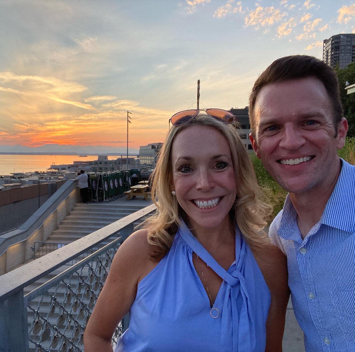 SteveTVNews's tweet photo. Had such a great time at the @pike_place Sunset Supper tonight! What a fun event - celebrating a true gem in our community & SO many wonderful (& tasty!) businesses.
And my friend @TammyKOMO did such a great job as MC!
❤️❤️❤️ https://t.co/T7tP9j3TJZ