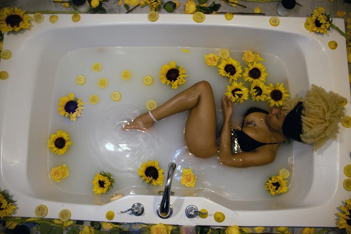 riddick23virgo's tweet photo. First milk bath went something like this 🫣🫣
#milkbath #wetphotoshoot #photography #milkbathphotography #photoshoot #like #share #comment #reels #photographer #chicagopgotographer #chicagophotographers #chicagophotography https://t.co/c9wUHtYA5U