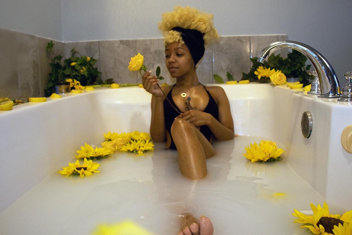 riddick23virgo's tweet photo. First milk bath went something like this 🫣🫣
#milkbath #wetphotoshoot #photography #milkbathphotography #photoshoot #like #share #comment #reels #photographer #chicagopgotographer #chicagophotographers #chicagophotography https://t.co/c9wUHtYA5U