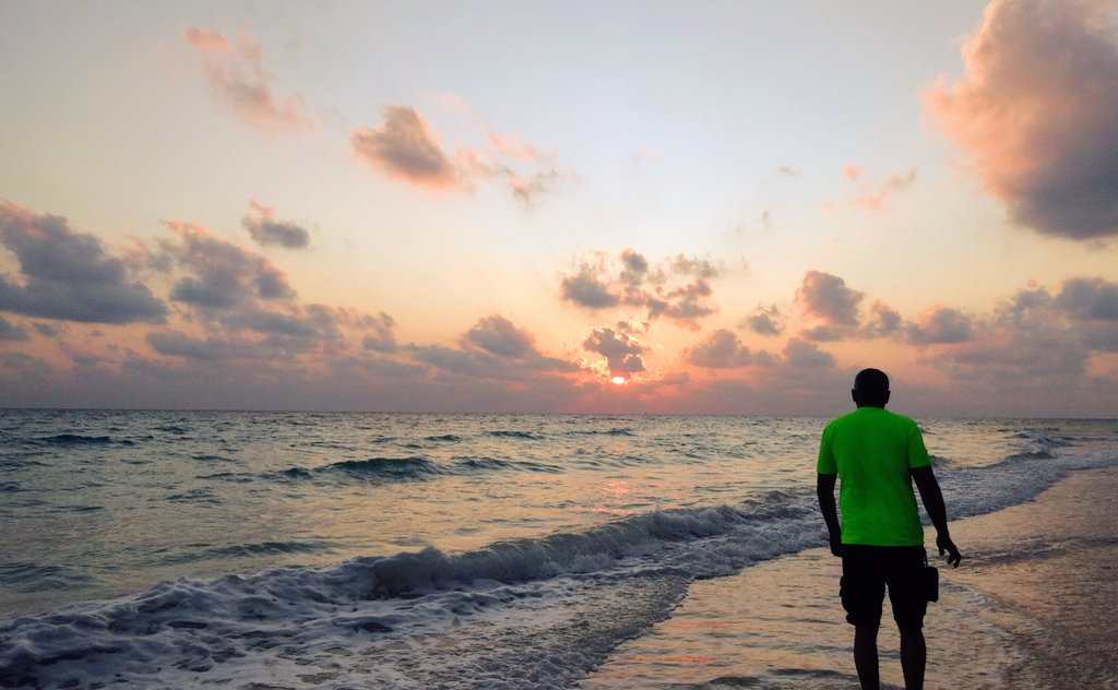 Sajjad58387981's tweet photo. #Sunrise #KalapatharBeach @TourismDeptANI https://t.co/PvrTevt08d