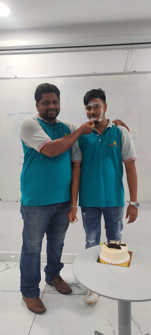 HoneyyGroup's tweet photo. Wishing you a very happy birthday Mr Ramesh Kumar (RM- Vizag Zone-1) May this birthday be the beginning of good times and bring prosperity to you.
#happybirthday #birthdayboy #birthdaycake #birthdaycelebration #ManyManyHappyReturnsOfTheDay #wishyouaveryhappybirthday https://t.co/y02TcDHBYt
