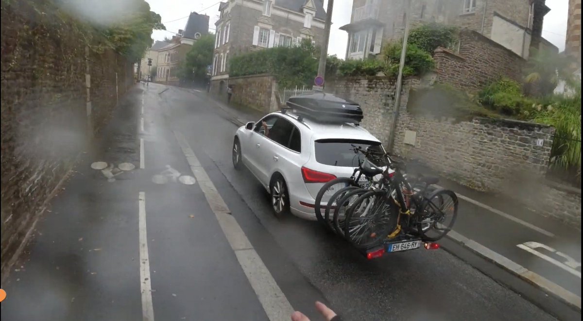 .  Il vient de tenter de forcer la priorité au cycliste et c'est pas passé loin. <a href="/RzhBuan/">Roazhon Buan💨</a> 

Pour la prochaine fois où on vous dit moi aussi je suis cycliste...
