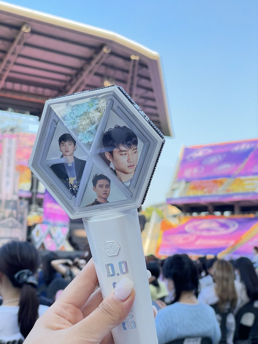 D_o_ya's tweet photo. 괜괜 들으러 왔다 오늘 ㅠ https://t.co/IJJI32xW9Y