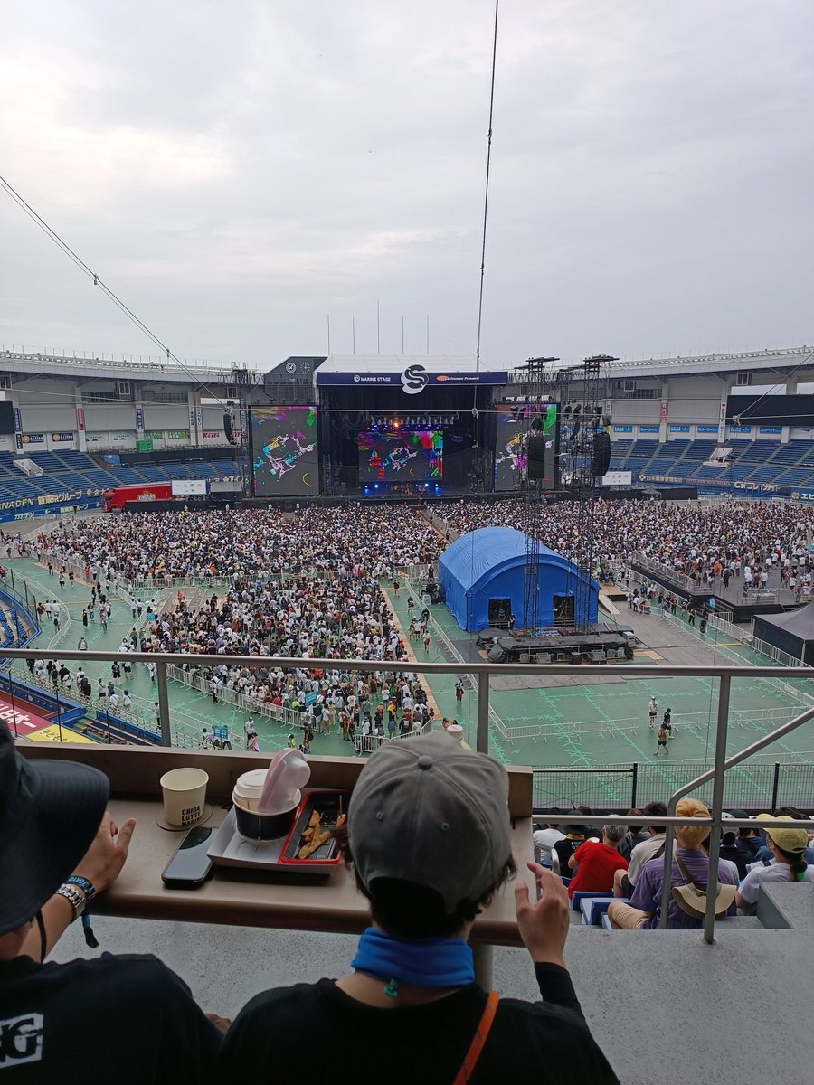 fuuga1103's tweet photo. ホルモン人気さすが。
Vaundy規制かかりそう(汗)人多すぎ
#サマソニ https://t.co/XPkU7WZ3vU