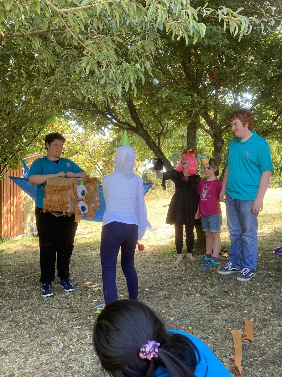 sian yates tweet media