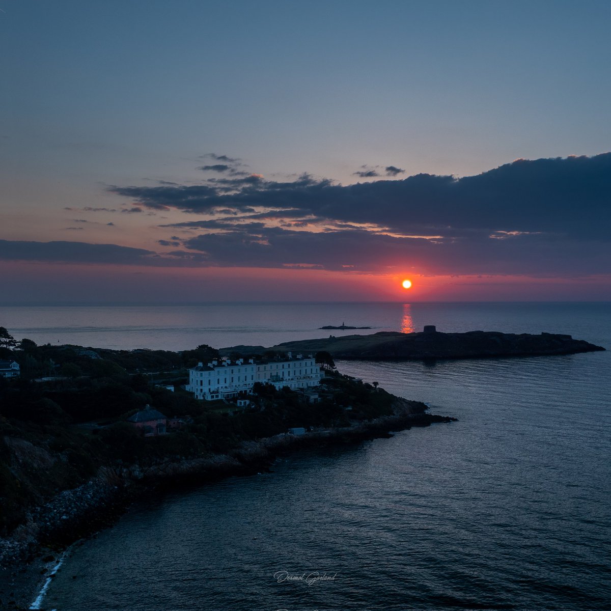 dermotgarland's tweet photo. Dublin Sunrise ๐ First light rising over Dalkey Island and Muglins Lighthouse.
.
.
.
.
#lovindublin #igersdublin #visitdublin #discoverdublin #discoverireland #dublinexplore #irelandtravel #irelandexploring #droneoftheday #dronephotography #dalkeyisland #dublin #sunrise https://t.co/2UeJ9mcUQl