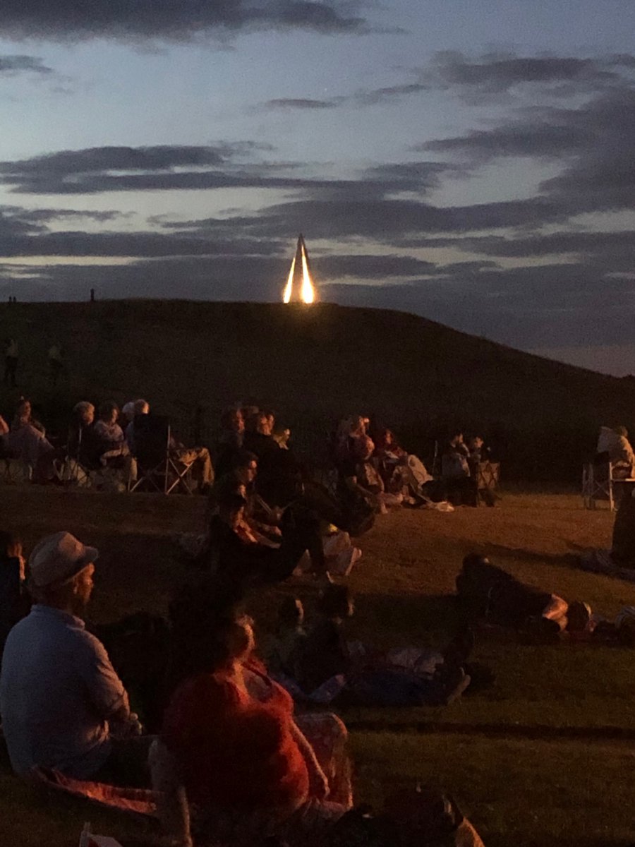 notreallyclara's tweet photo. Thank you for the #ClassicalMusic @MkProms @HilaryConductor 🎻 https://t.co/kbHnWmeQzF