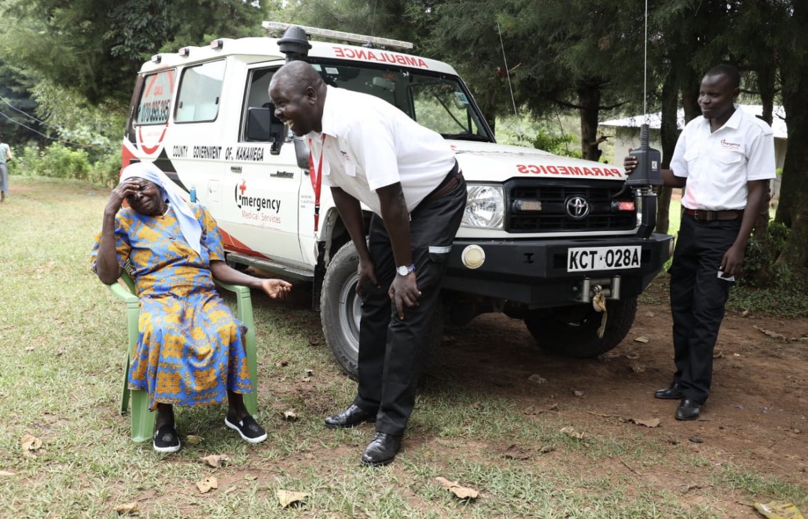 EMS_Kenya's tweet photo. Today is the Intn’l #DayofMedicalTransporters

A medical transporter has the important job of getting a sick or injured person to a hospital, and they work in high-stress situations. 

Sometimes, getting a patient to the hospital is a matter of life or death.

We celebrate them. https://t.co/vf8B4k7Maf