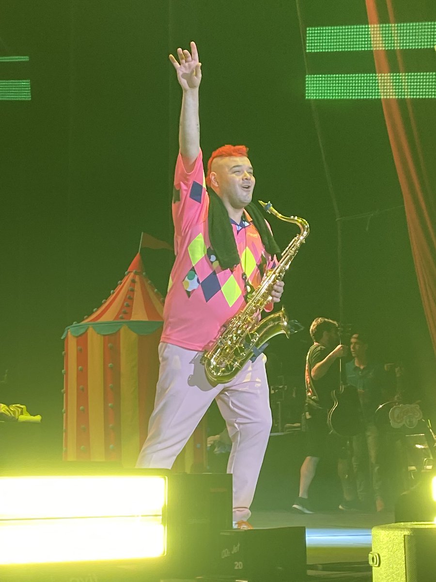 Una gran noche, un gran concierto, con el gran <a href="/MarcosOzamis/">Marcos Ozamis</a> y la playera del gran <a href="/JorgeCamposOf_/">Jorge Campos</a> #rodriminifan #veinticirco <a href="/LOSCALIGARIS/">Caligaris</a> <a href="/anapao/">anapao</a>