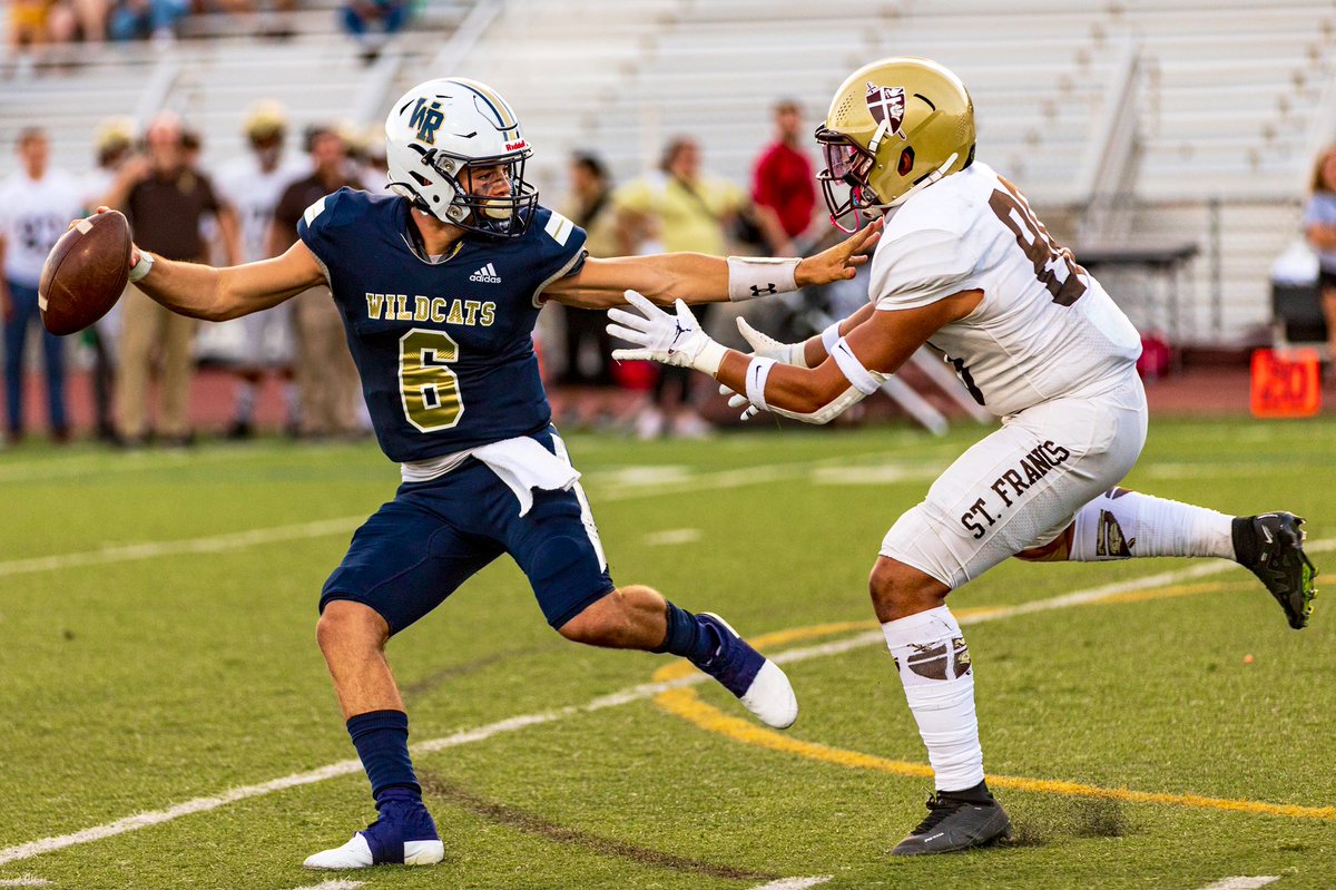 chris_t_torres's tweet photo. The #WestRanch Wildcats  (@WestRanchFB) defeat the St. Francis Golden Knights @StFrancis in their home opener at the Valencia High School football field on Friday, Aug. 19, 2022. The Wildcats won 61-41. (Chris Torres/ @SCVSignal)

#SCV #photojournalism @SignalSports https://t.co/6mxKPlX6JF