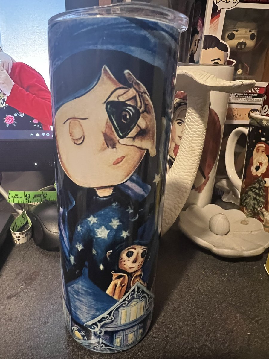 onceuponamisha's tweet photo. Here are some examples of cups I made!! If anyone wants one, they’re $20 plus shipping. I can do any picture!! https://t.co/HAaR7cEpQW