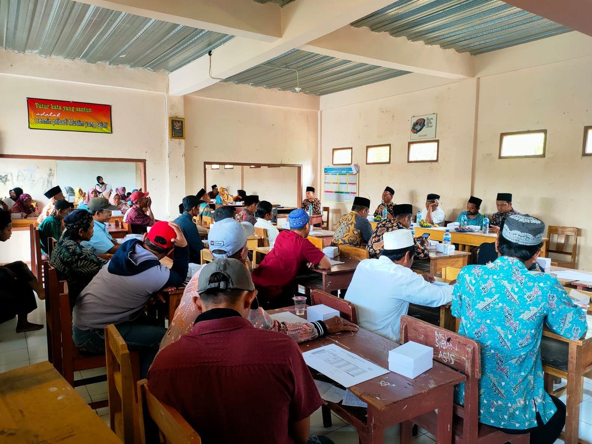 mtsalfalah_mdg's tweet photo. Rapat RAPBM (Rencana Anggaran Pendapatan Belanja Madrasah)  Tahun pelajaran 2022/2023 MTs Al Falah Bantarsari dan penyerahan Piagam Penghargaan untuk peserta didik yang berprestasi.

#rapbm 
#mtsalfalahbantarsari 
#yayasanalfalahbulaksari https://t.co/LiaLbF79WT
