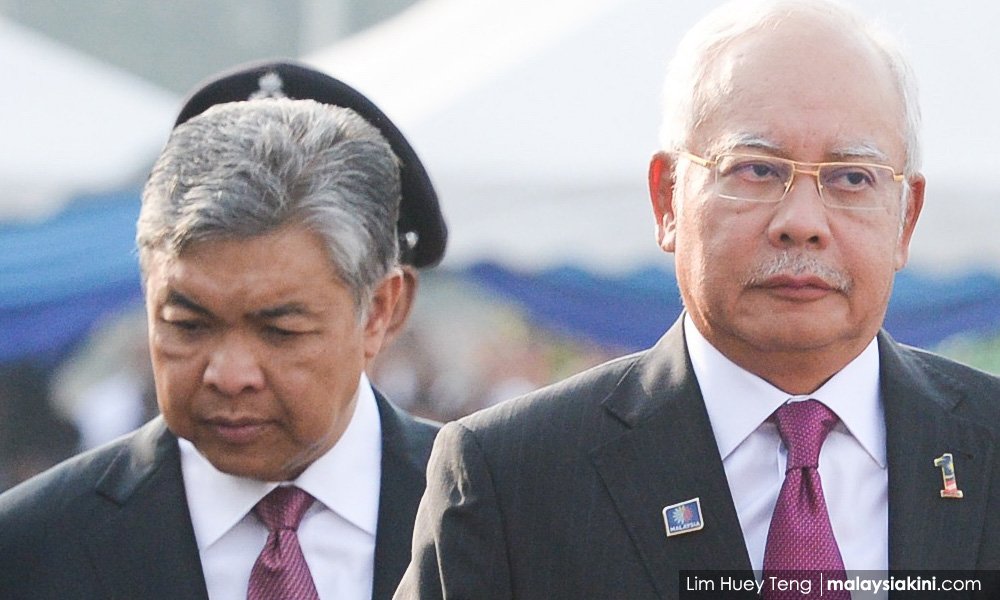 tjerealjoker's tweet photo. Malaysia's Worst Nightmare.. 
Tagteam Duo Terpaling Bangsat.

1MDB
Yayasan AkalBudi
LCS

And now, dia attack our Judiciary.

2 ekor babi ni patut dikutip bawah SOSMA. 

Memalukan Melayu, Islam dan nama Malaysia! https://t.co/6CwCeiieBK